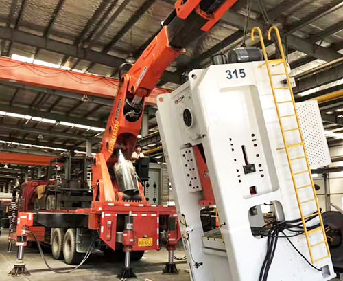 沙河提升工作效率，选择优质折臂吊租赁服务