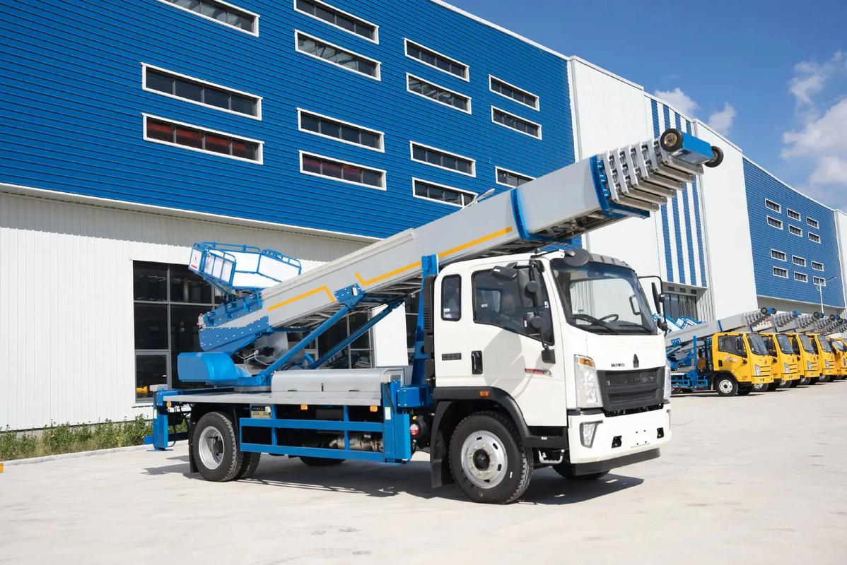 沙河出租云梯车高空作业车 建筑垃圾搬运