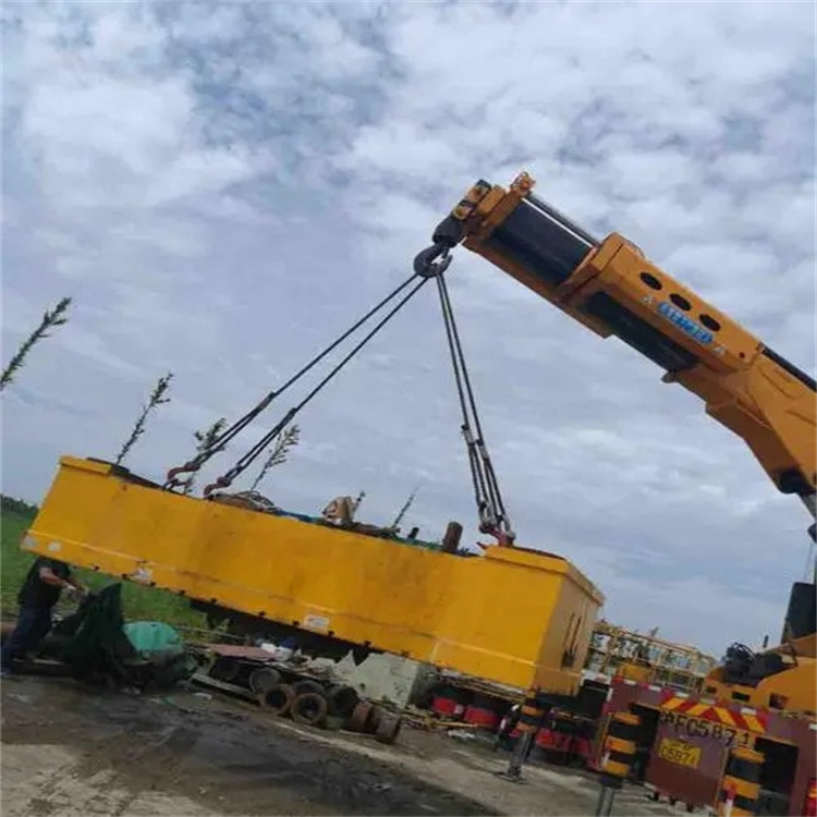 沙河随车吊吊集装箱怎么吊